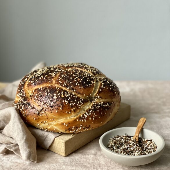 Challah-mit-Rauchtee-Topping