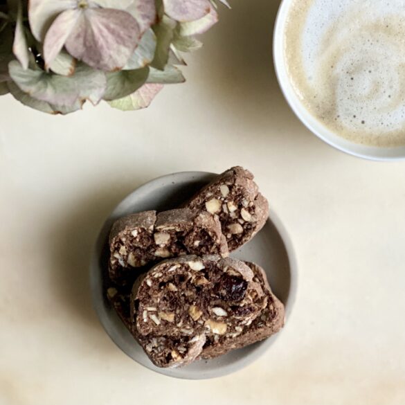 Haselnuss-Schoko-Roggen-Biscotti Haselnuss-Schoko-Roggen-Biscotti.