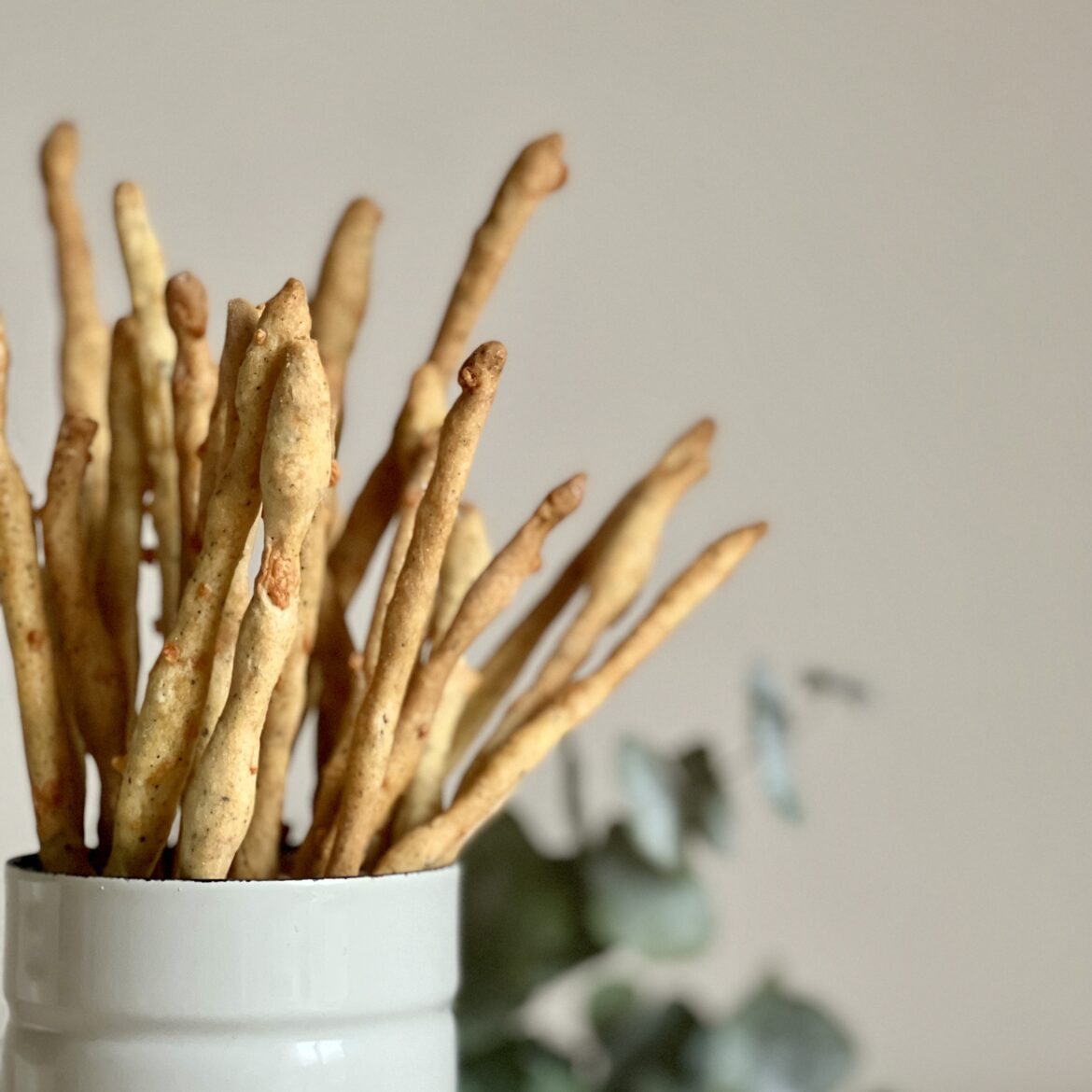 Käse-Grissini-mit-Rauchtee