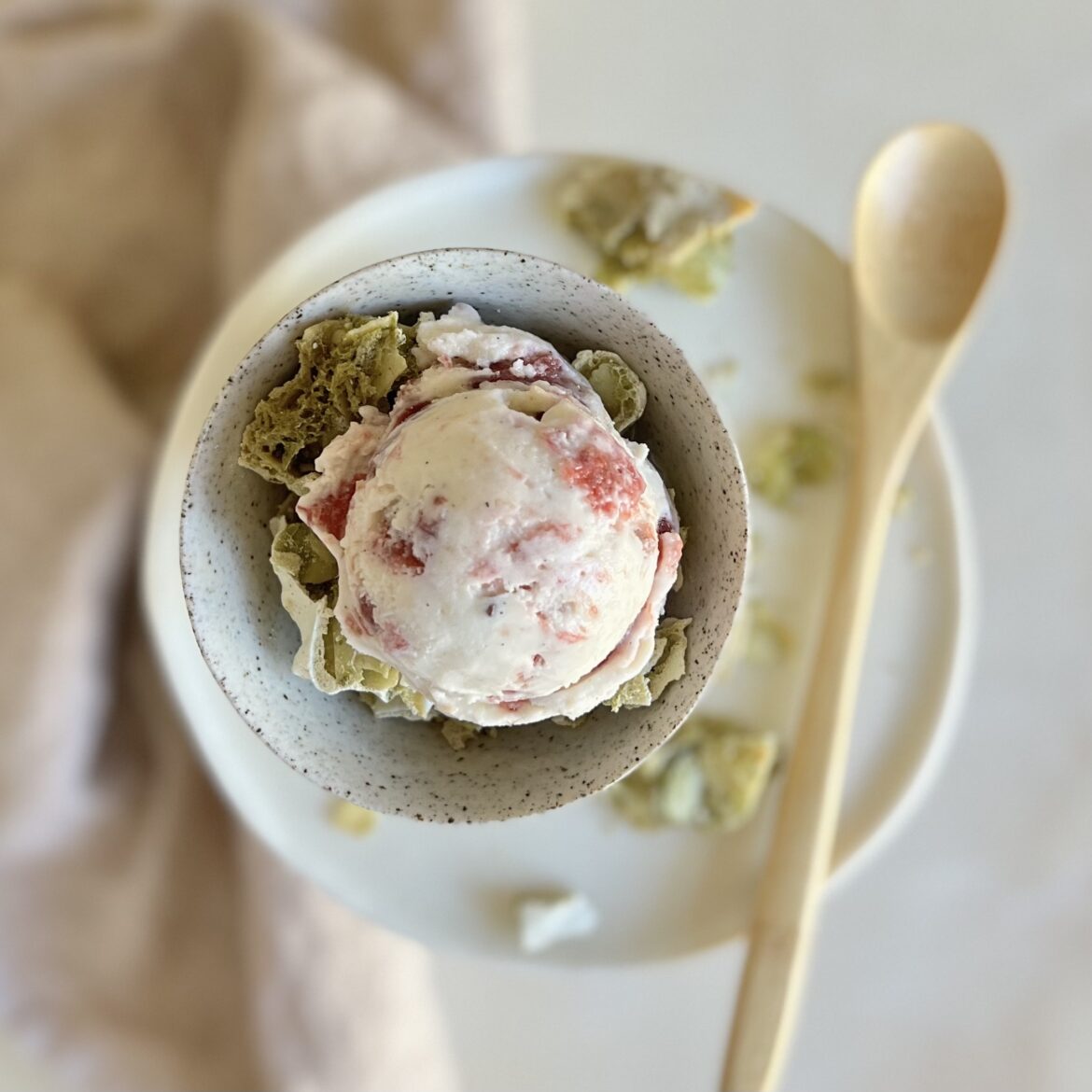 Vanille-Rhabarber-Eis